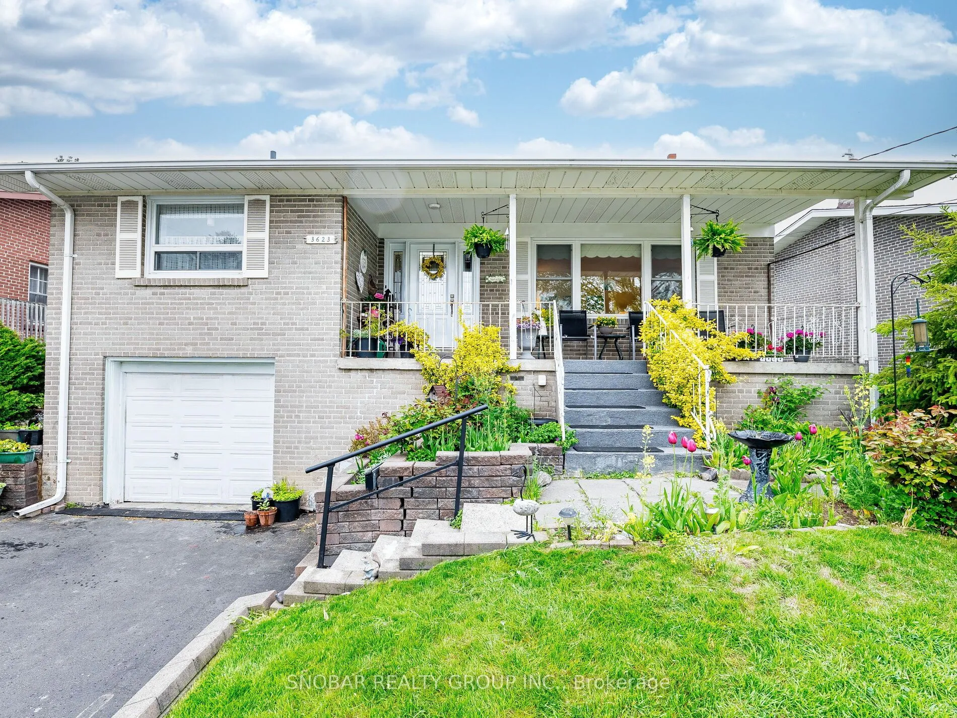3623 Queenston Drive, ON L5C 2G9