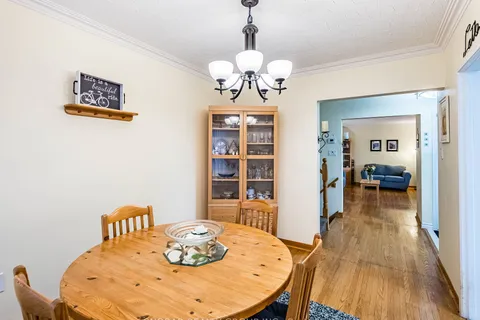 3623 Queenston Drive, ON L5C 2G9