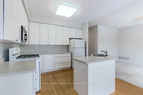 15 Kirkwood Crescent, ON L7C 1C1