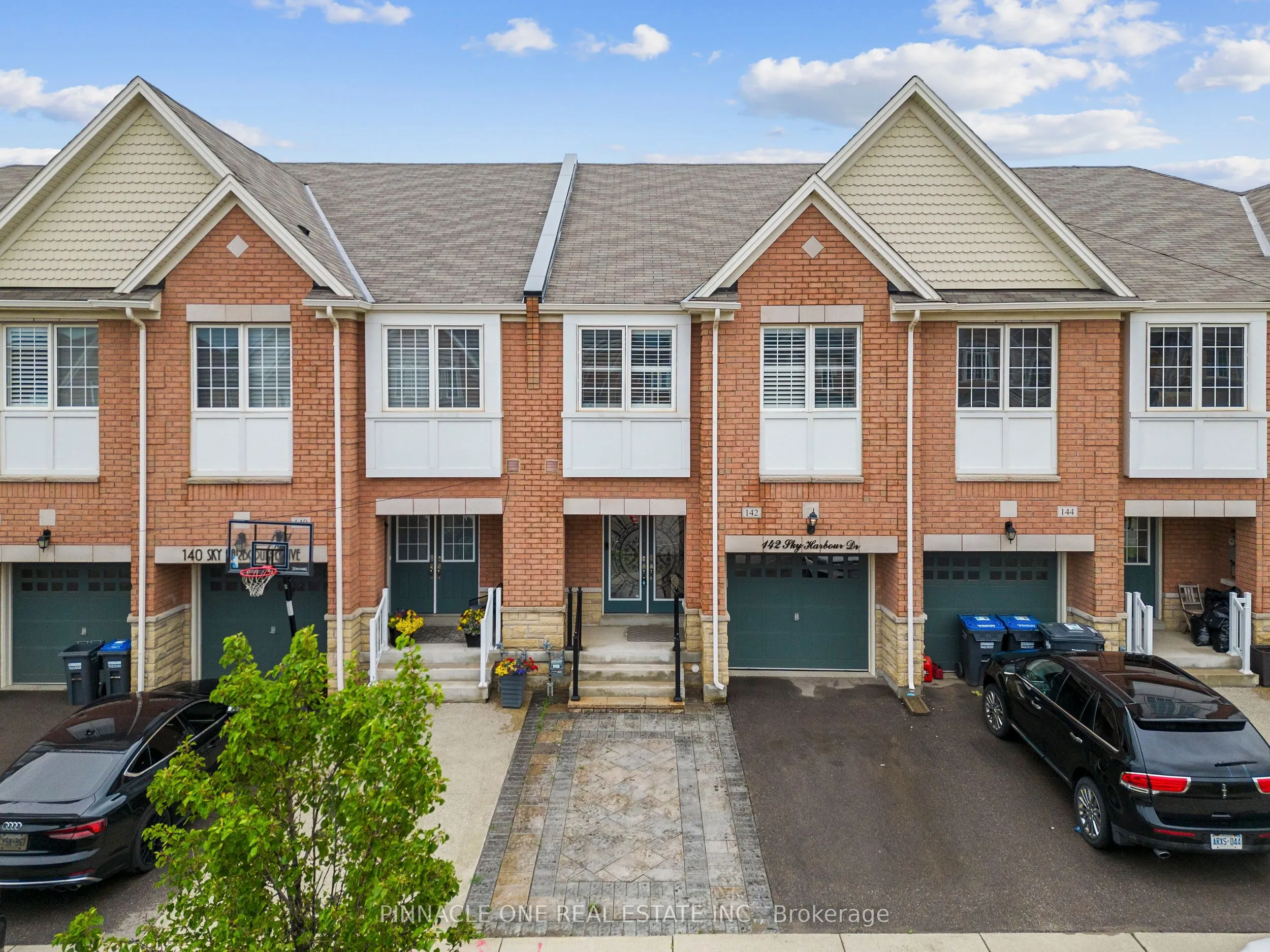 142 Sky Harbour Drive, ON L6Y 0V1