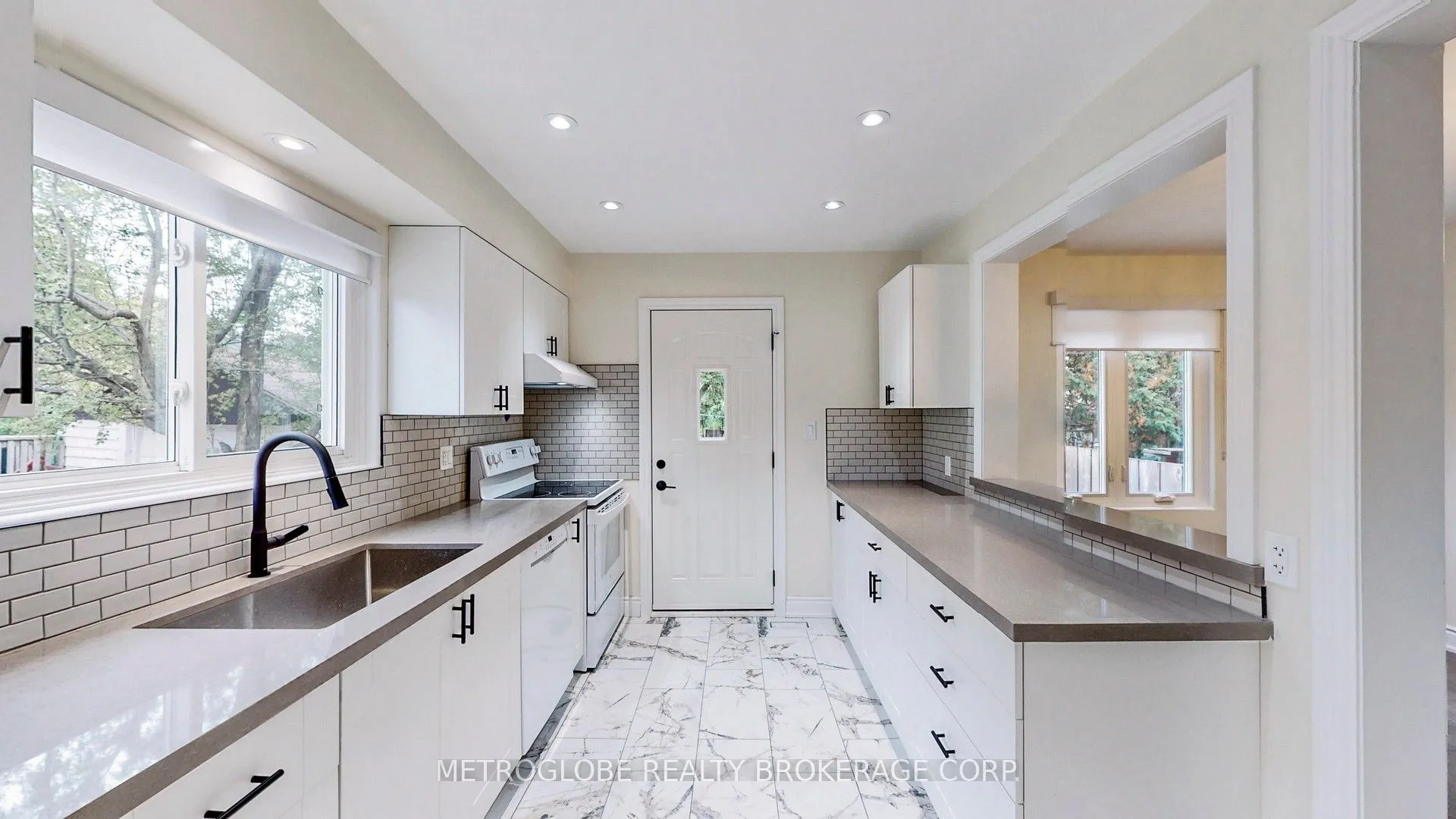 1480 Freeport Drive, ON L5C 1S8