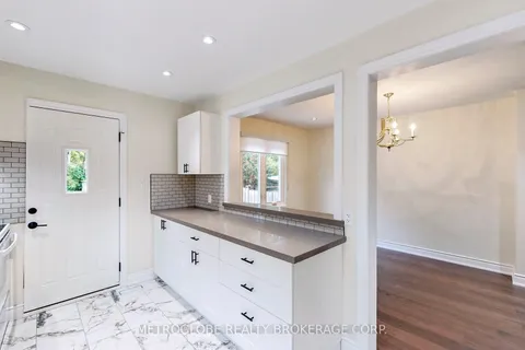 1480 Freeport Drive, ON L5C 1S8
