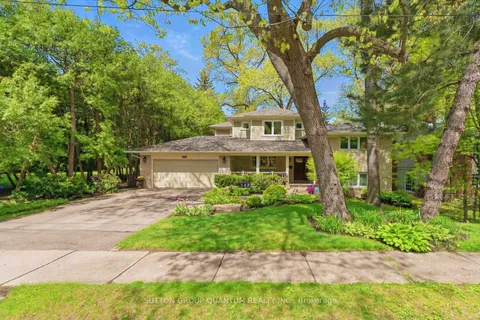 347 Pinetree Way, ON L5G 2R4