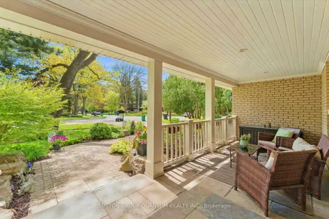 347 Pinetree Way, ON L5G 2R4