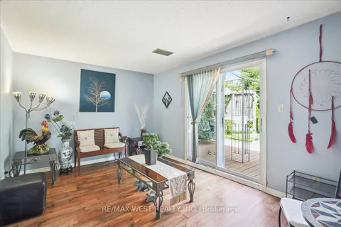 74 Horton Crescent, ON L6S 5H6