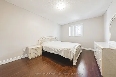 5008 Willowood Drive, ON L5R 3R5