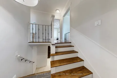 6 Appleby Drive, ON L6T 2S6
