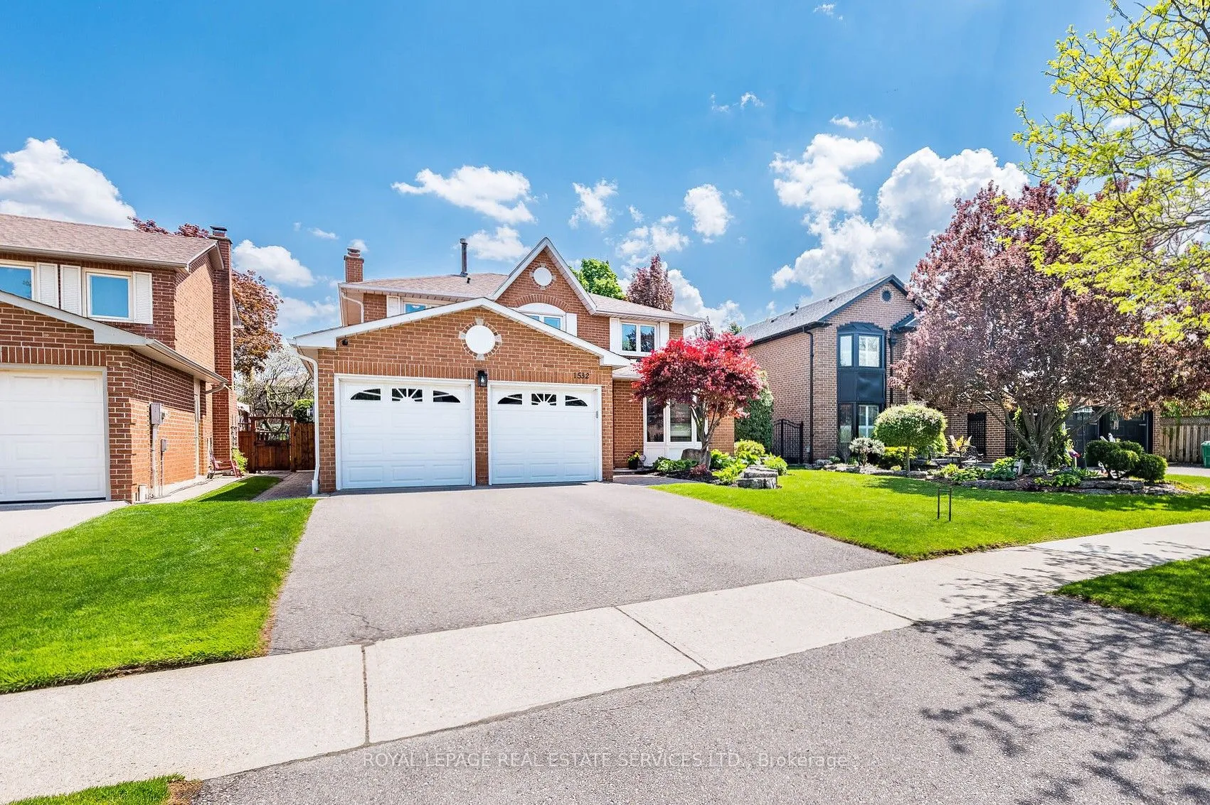 1532 Lovelady Crescent, ON L4W 2Z1