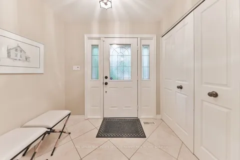 1174 Whiteoaks Avenue, ON L5J 3B5