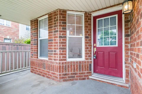 105 DECKER HOLLOW Circle, ON L6X 0L5