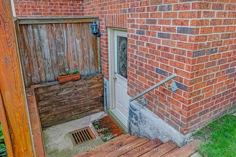 4008 Powderhorn Court, ON L5L 3C4