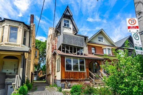 62 Harvard Avenue, ON M6R 1C6