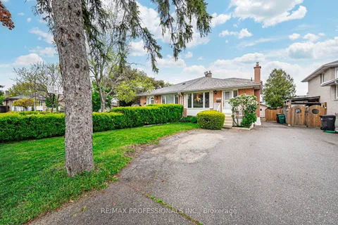 1784 Sandgate Crescent, ON L5J 2E8
