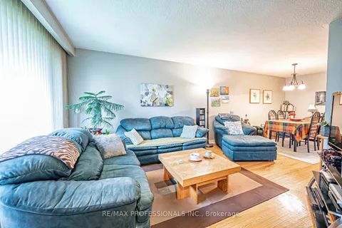1784 Sandgate Crescent, ON L5J 2E8