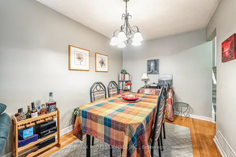 1784 Sandgate Crescent, ON L5J 2E8