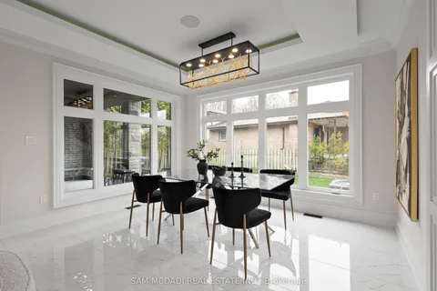 72 Oakes Drive, ON L5G 3M1