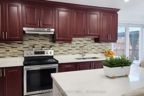 6636 Edenwood Drive, ON L5N 3J9