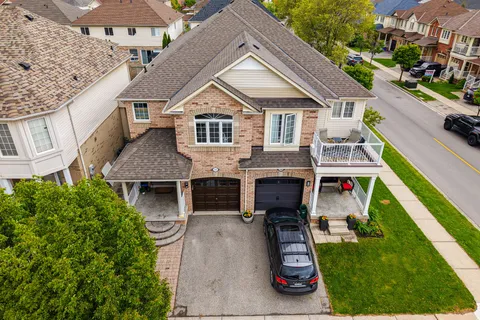 166 Hampshire Way, ON L9T 6B7