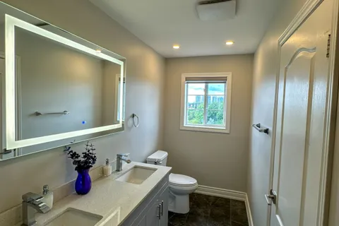 4712 Colombo Crescent, ON L5M 7R4