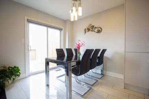 4712 Colombo Crescent, ON L5M 7R4
