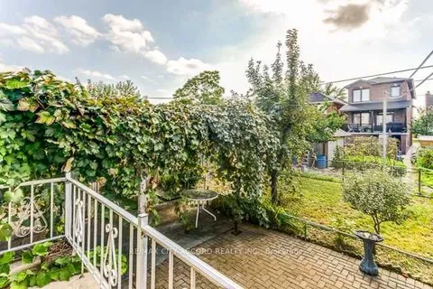 91 Pamille Place, ON M6M 3B1