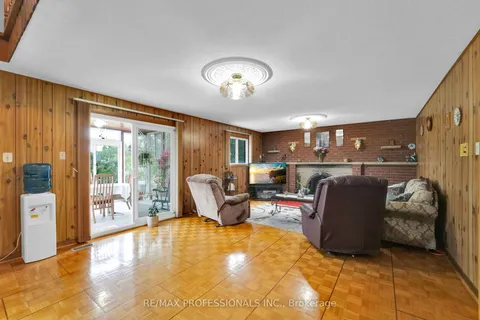 65 Strathburn Boulevard, ON M9M 2X8