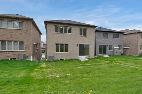 30 James Walker Avenue, ON L7C 4M8