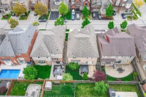 879 Etherington Way, ON L9T 0Z3