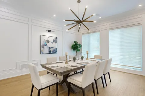 172 Burgundy Drive, ON L6J 4G1
