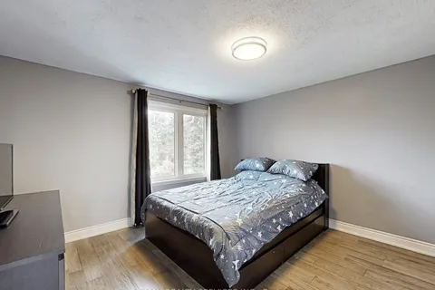 53 Geneva Crescent, Brampton, ON L6S 1K7