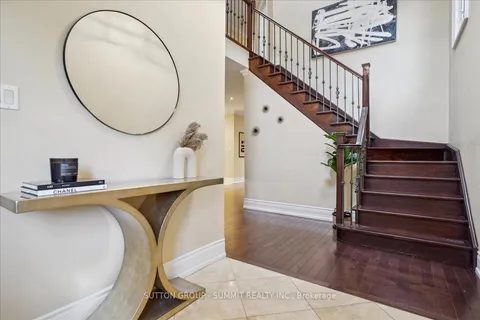 137 Eaglewood Boulevard, ON L5G 1V8