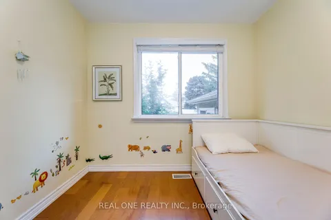 1377 Sheldon Avenue, ON L6L 2P9