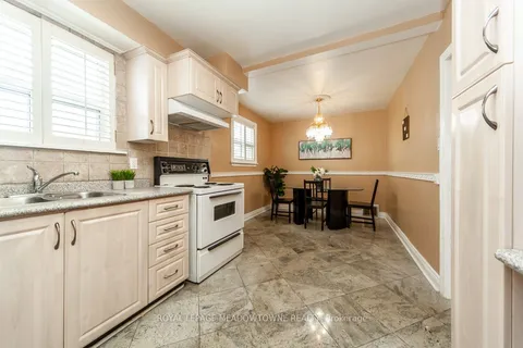 47 Jodphur Avenue, ON M9M 2J3