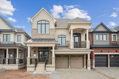 1213 Onyx Trail, ON L6H 8A8