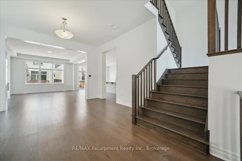 1213 Onyx Trail, ON L6H 8A8