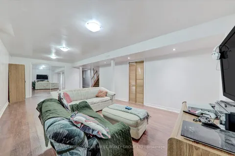 4556 Metcalfe Avenue, ON L5M 4L5