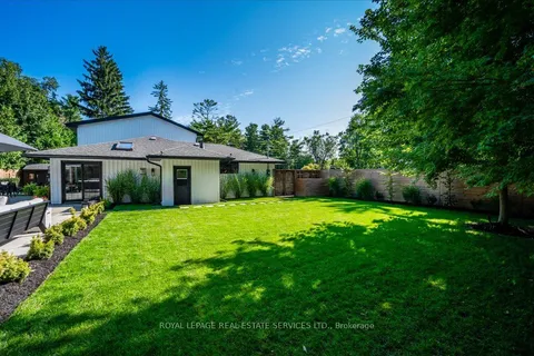 169 Oakes Drive, ON L5G 3M2