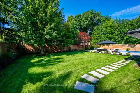 169 Oakes Drive, ON L5G 3M2