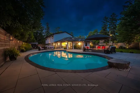 169 Oakes Drive, ON L5G 3M2
