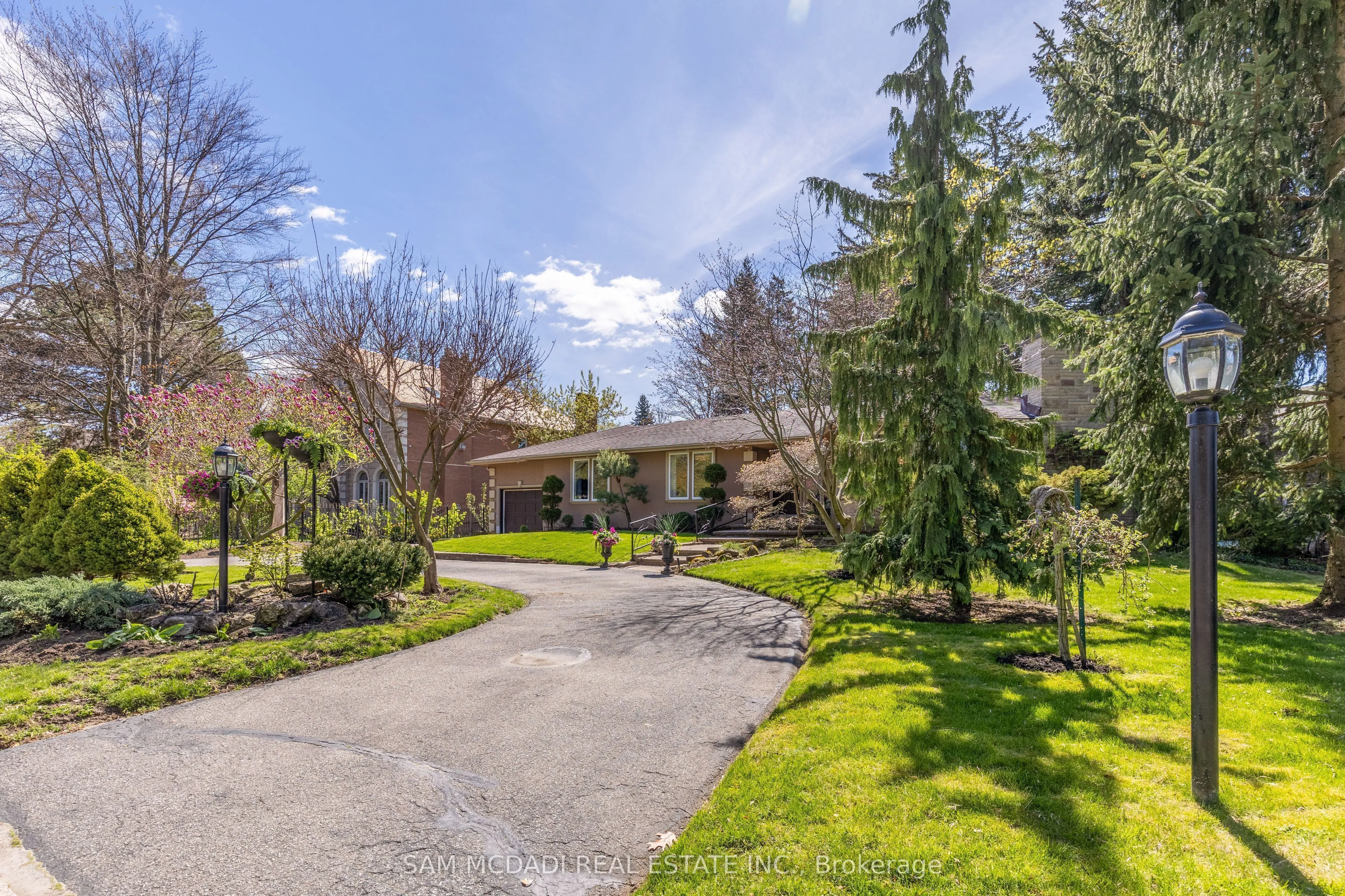 2196 Mississauga Road, ON L5H 2K9