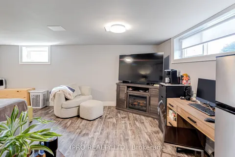 43 Sherwood Crescent, ON L6X 2C9