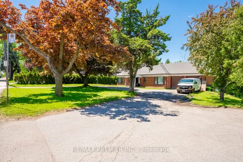 2934 Weston Road, ON M9M 2S7