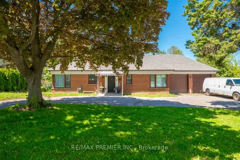 2934 Weston Road, ON M9M 2S7