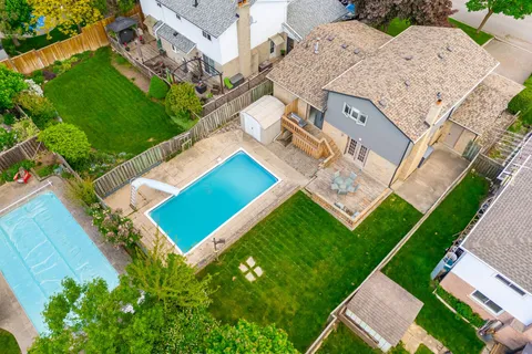 583 Moorelands Crescent, ON L9T 4B3