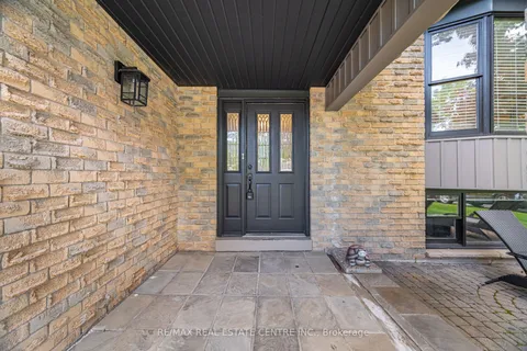 583 Moorelands Crescent, ON L9T 4B3