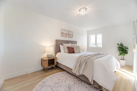 514 Huntington Ridge Drive, ON L5R 2X7