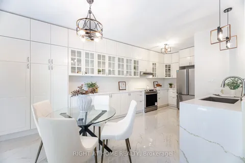 514 Huntington Ridge Drive, ON L5R 2X7