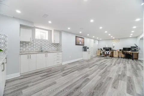 1190 Mceachern Court, ON L9E 1E5