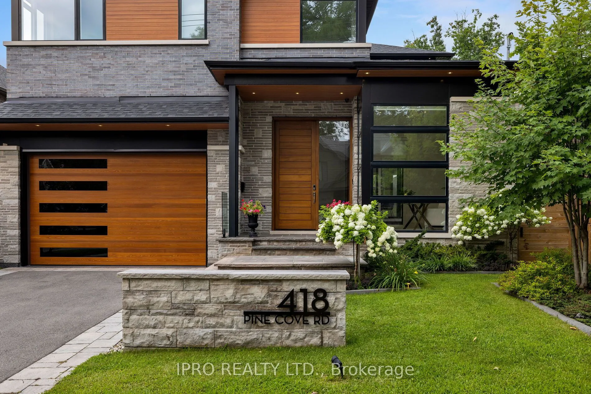 418 Pine Cove Road, ON L7N 1W5