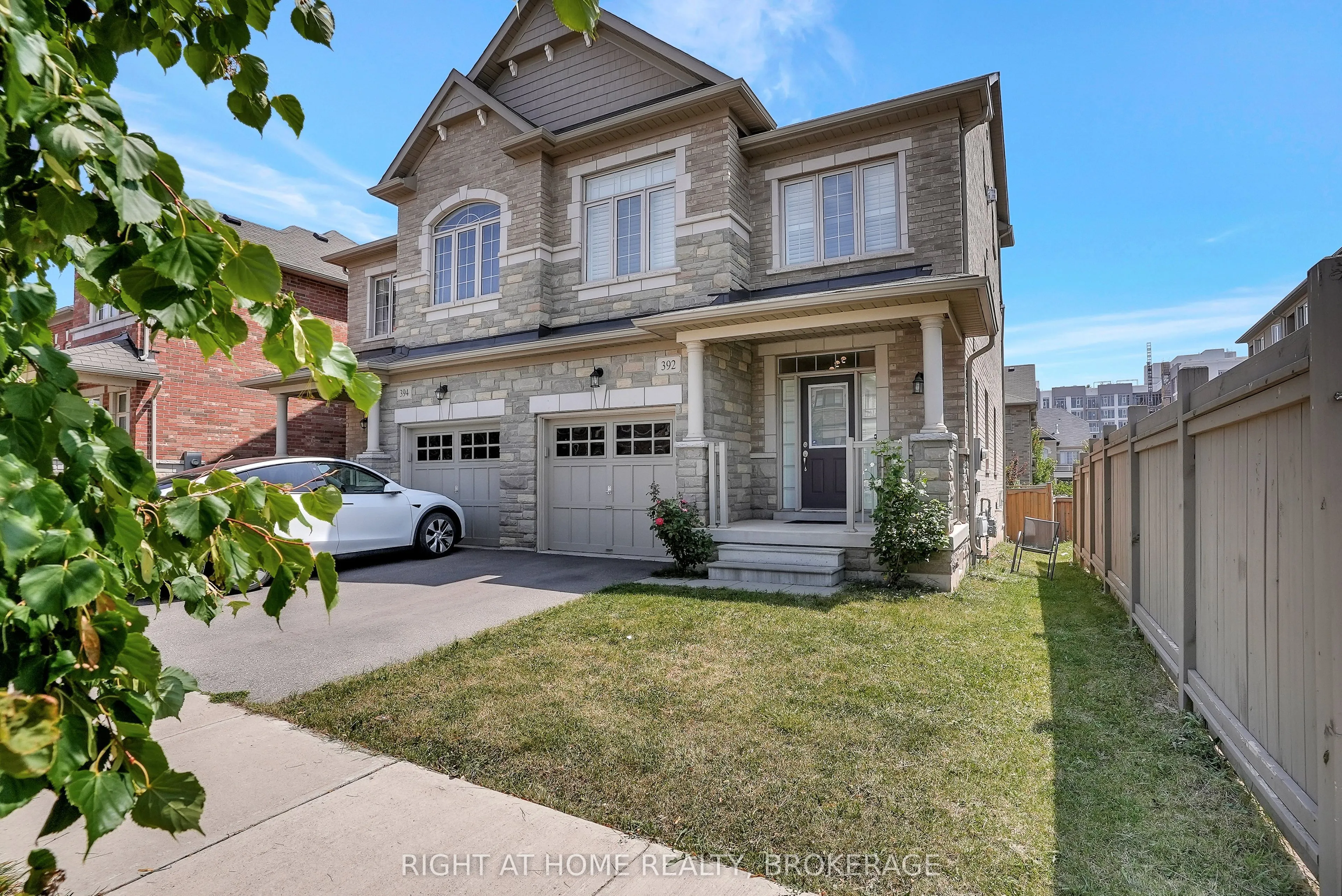392 Grindstone Trail, ON L6H 0S1